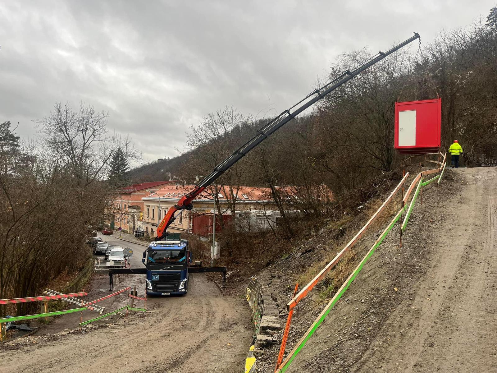 Autodoprava s hydraulickou rukou – fotografie 2